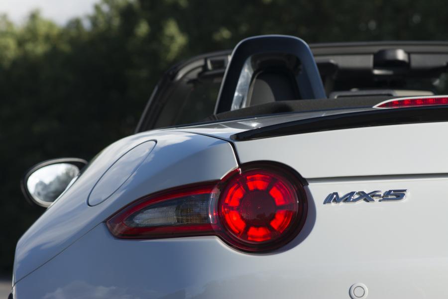  Mazda MX-5 Sport Recaro Limited Edition 2015 года  (фото 8 из 23)